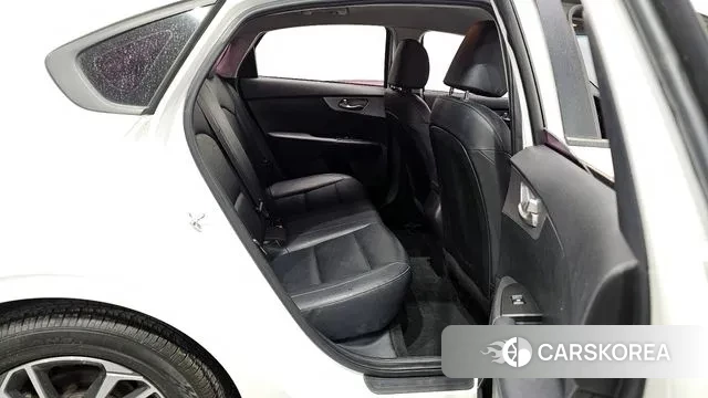 Kia The New K3 2nd generation 2021 Белый из Кореи, фото 3