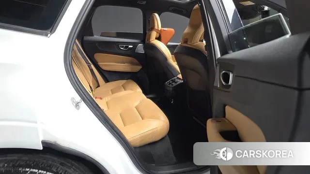Volvo XC60 second Generation 2019 Белый из Кореи, фото 3