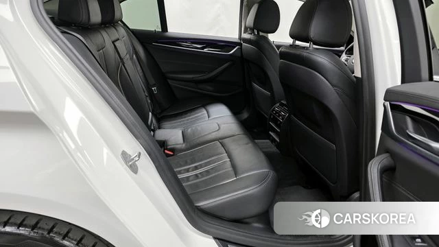 BMW 5 Series (G30) 2019 Белый из Кореи, фото 3