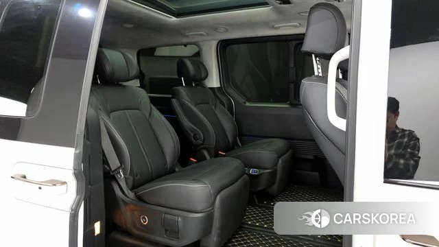 Hyundai Staria 2024 Белый из Кореи, фото 3