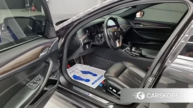 BMW 5 Series (G30) 2018 Серый из Кореи, фото 3