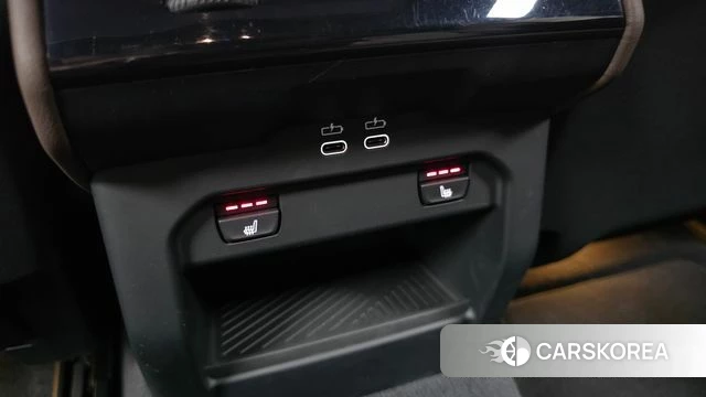 BMW 5 Series (G60) 2025 Черный из Кореи, фото 3