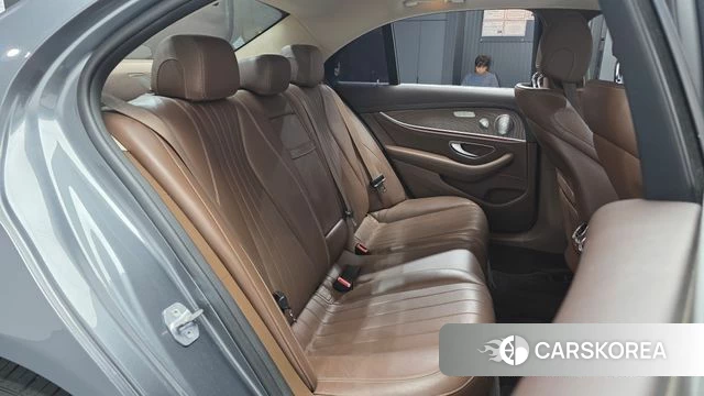 Mercedes-Benz E-Class W213 2018 Серый из Кореи, фото 3