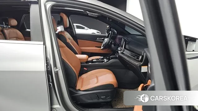 Kia Sportage 5th Generation Hybrid 2023 Серебряный из Кореи, фото 3