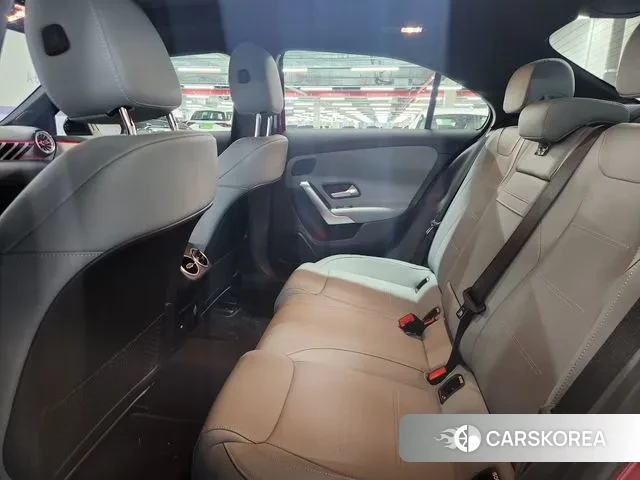 Mercedes-Benz A-Class W177 2024 Красный из Кореи, фото 3