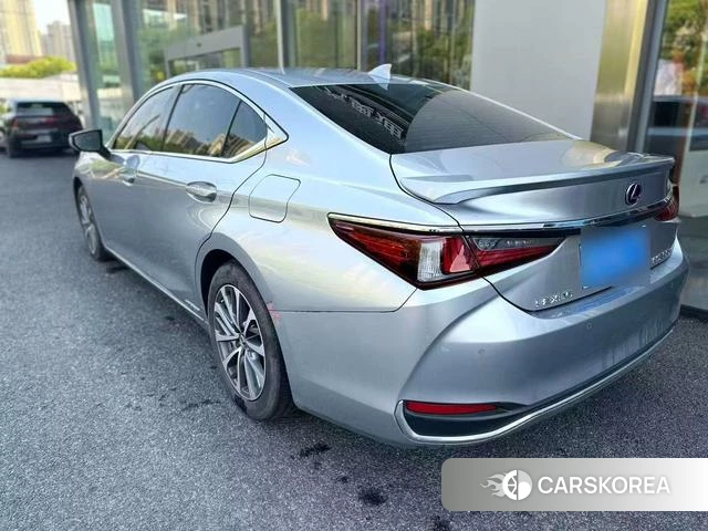 Lexus ES 2022 Серебристо-серый из Китая, фото 3