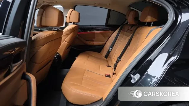 BMW 5 Series (G30) 2023 Черный из Кореи, фото 3