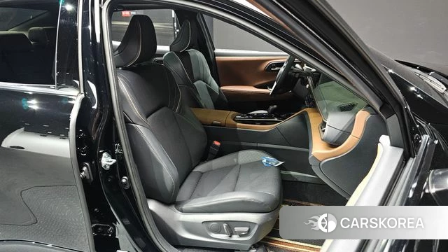Toyota Crown Crossover 2025 Черный из Кореи, фото 3