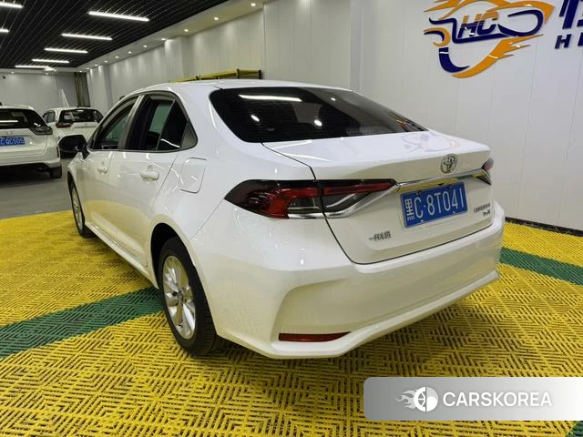 Toyota Corolla 2022 Белый из Китая, фото 3