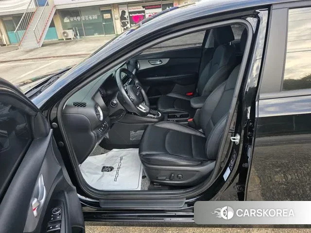 Kia The New K3 2nd generation 2024 Черный из Кореи, фото 3