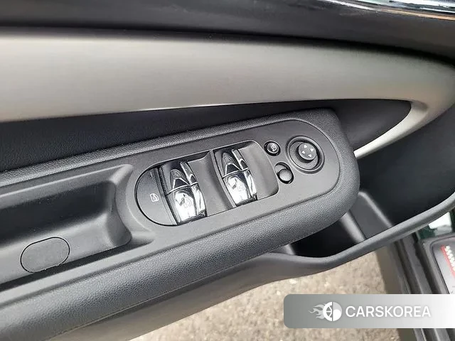 Mini Cooper S Clubman 2023 Темно-зеленый из Кореи, фото 3