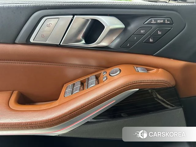 BMW X7 2022 Черный из Китая, фото 3