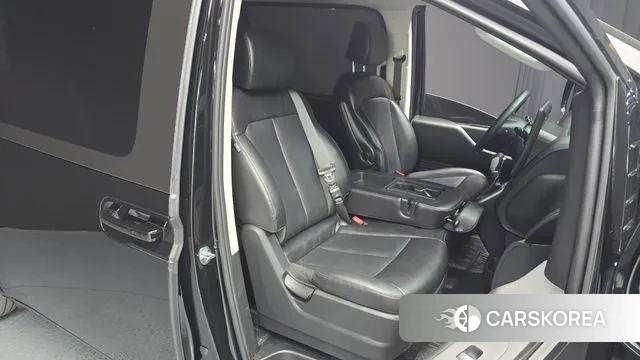 Hyundai Staria 2022 Черный из Кореи, фото 3