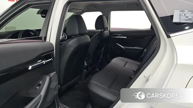 Kia Seltos 2022 Белый из Кореи, фото 3