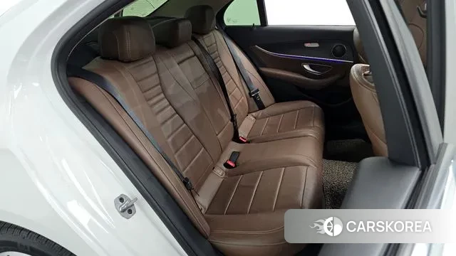 Mercedes-Benz E-Class W213 2018 Белый из Кореи, фото 3