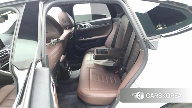 BMW i4 2023 Белый из Кореи, фото 3