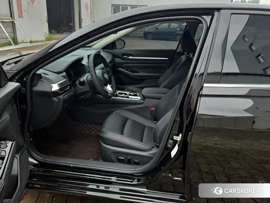 Nissan Altima 2023 Черный из Китая, фото 3