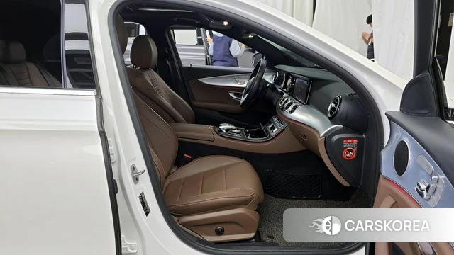 Mercedes-Benz E-Class W213 2020 Белый из Кореи, фото 3