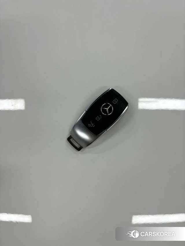 Mercedes-Benz GLC 2020 Белый из Китая, фото 3