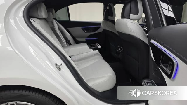 Mercedes-Benz C-Class W206 2025 Белый из Кореи, фото 3