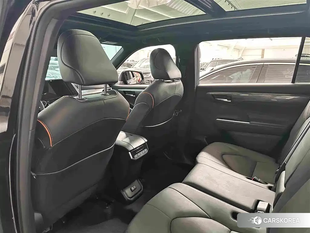 Toyota Crown 2024 Черный из Китая, фото 3