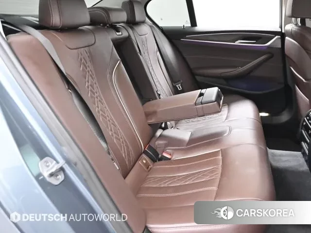 BMW 5 Series (G30) 2019 Цвет галактики из Кореи, фото 3