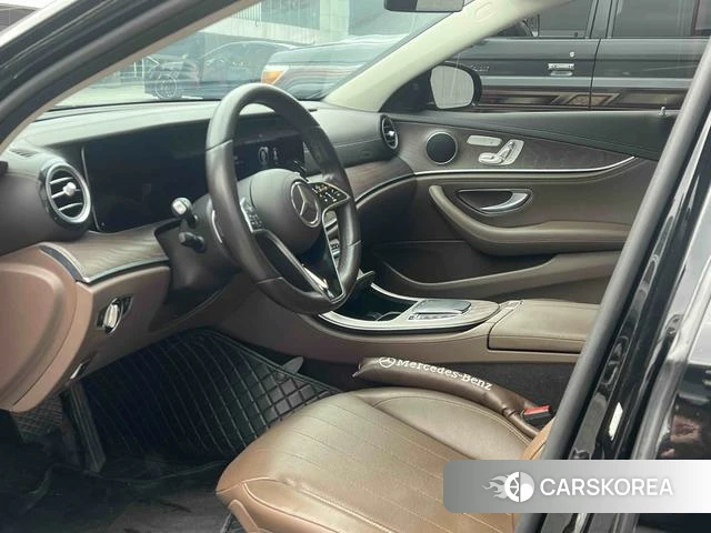 Mercedes-Benz E-class 2023 Черный из Китая, фото 3