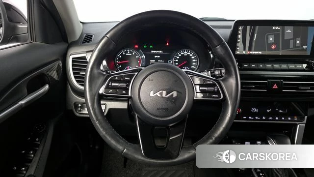 Kia Seltos 2022 Черный из Кореи, фото 3