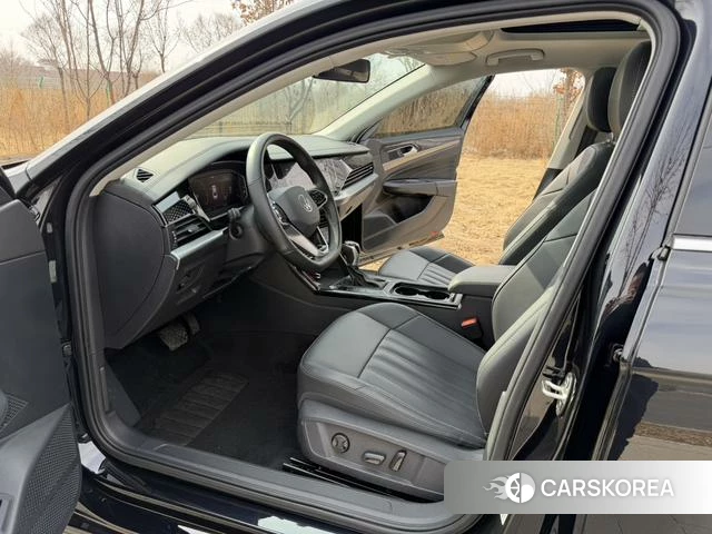 Volkswagen Passat 2023 Черный из Китая, фото 3