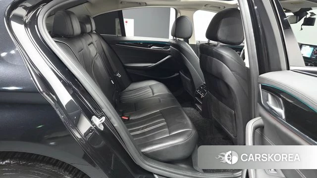 BMW 5 Series (G30) 2018 Черный из Кореи, фото 3