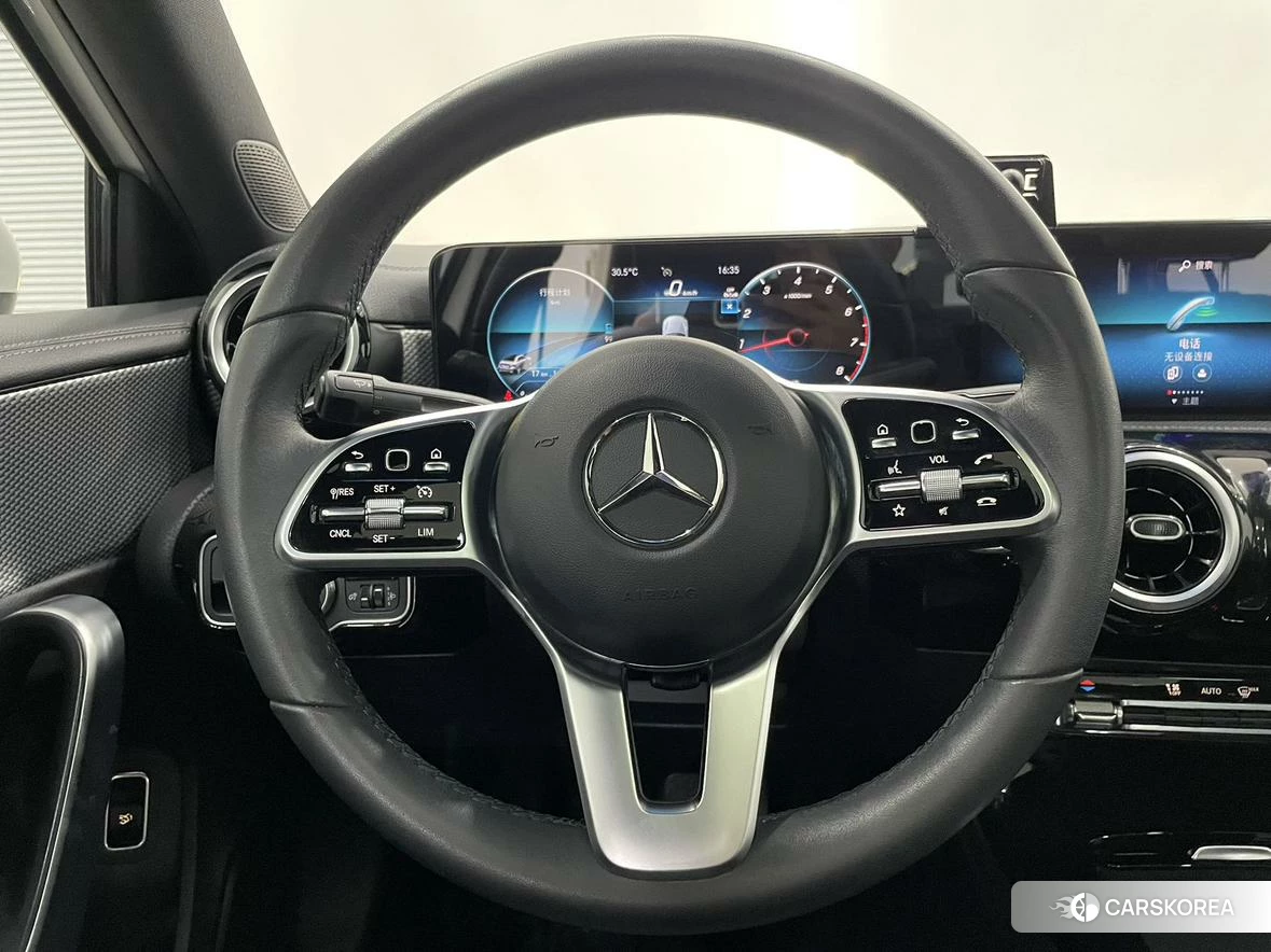 Mercedes-Benz Class A 2022 Белый из Китая, фото 3