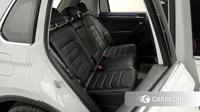 Volkswagen Tiguan second Generation 2022 Белый из Кореи, фото 3