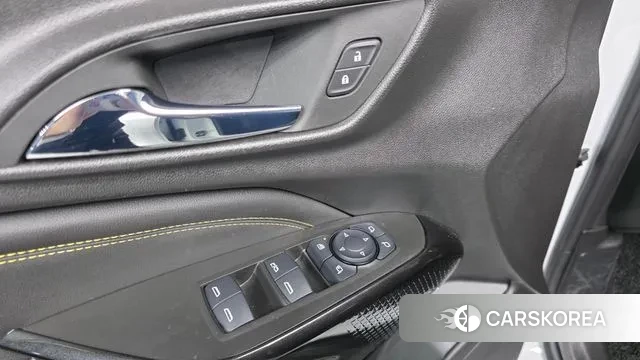 Chevrolet (GM Daewoo) Trax Crossover 2023 Белый из Кореи, фото 3