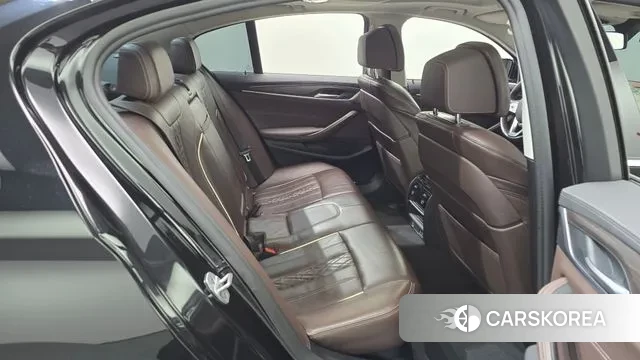 BMW 5 Series (G30) 2021 Черный из Кореи, фото 3