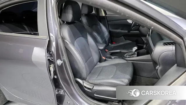 Kia The New K3 2nd generation 2023 Серый из Кореи, фото 3