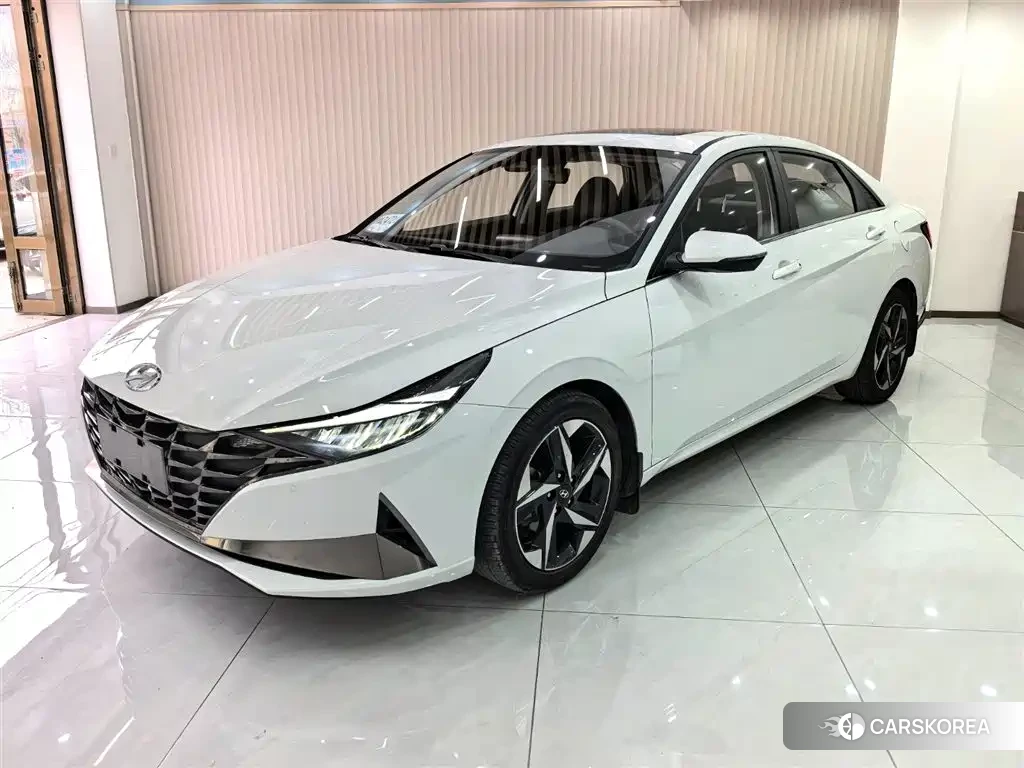 Hyundai Elantra 2023 Белый из Китая, фото 3