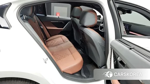 BMW 5 Series (G60) 2025 Белый из Кореи, фото 3