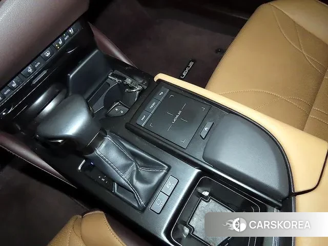 Lexus ES300h 7th generation 2020 Песочный из Кореи, фото 3