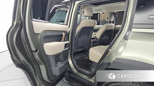 Land Rover Defender (L663) 2022 Зеленый из Кореи, фото 3