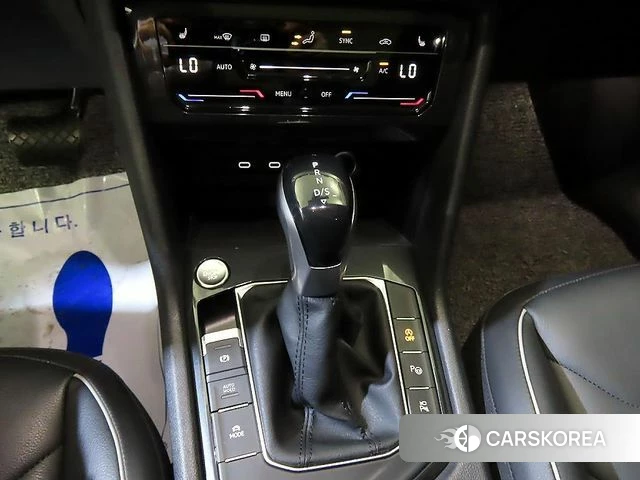 Volkswagen Tiguan second Generation 2023 Белый из Кореи, фото 3