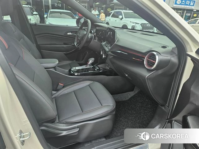 Chevrolet (GM Daewoo) Trax Crossover 2026 Жемчужный цвет из Кореи, фото 3