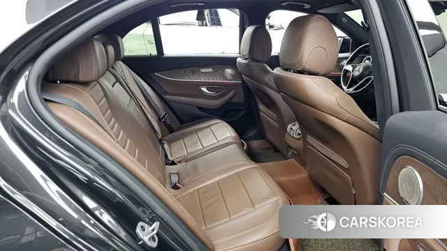 Mercedes-Benz E-Class W213 2021 Серый из Кореи, фото 3