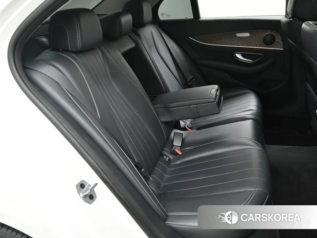 Mercedes-Benz E-Class W213 2019 Белый из Кореи, фото 3