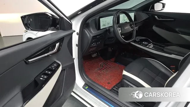 Kia EV6 2023 Белый из Кореи, фото 3