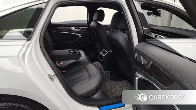 Audi A6 (C8) 2021 Белый из Кореи, фото 3