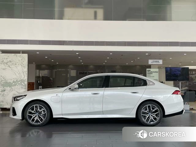 BMW i5 id 4209118 из Китая 3