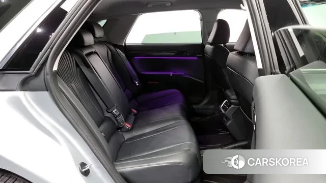 Hyundai Grandeur (GN7) 2025 Серебристо-серый из Кореи, фото 3