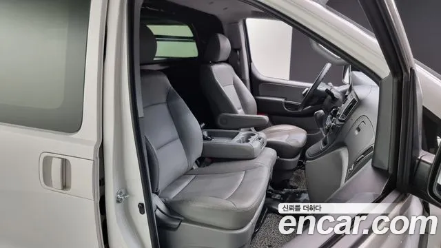 Hyundai The New Grand Starex 2021 Белый из Кореи, фото 3