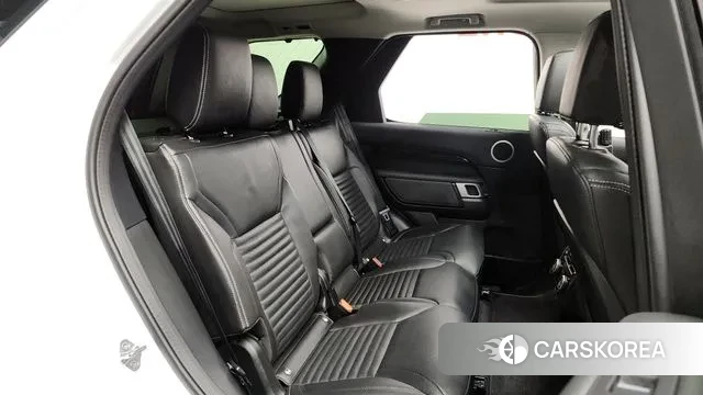 Land Rover Discovery 5 2024 Белый из Кореи, фото 3