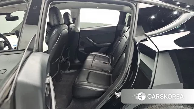 Tesla Model Y 2023 Черный из Кореи, фото 3